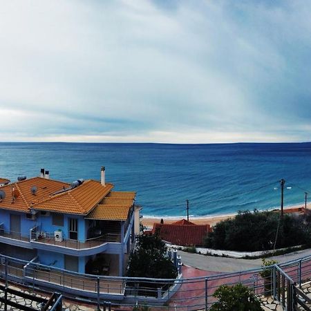Loutsa By The Sea Apartment Exterior photo