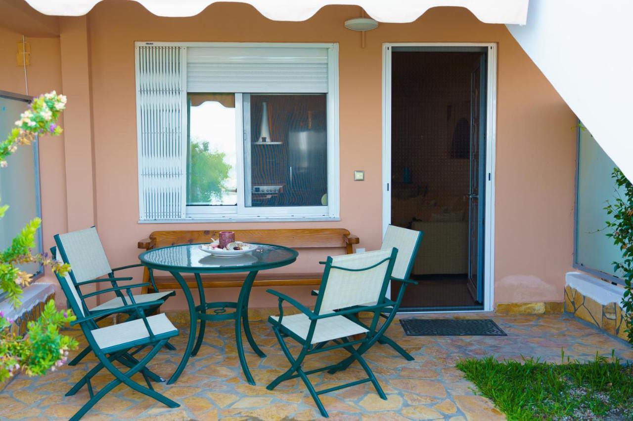 Loutsa By The Sea Apartment Exterior photo