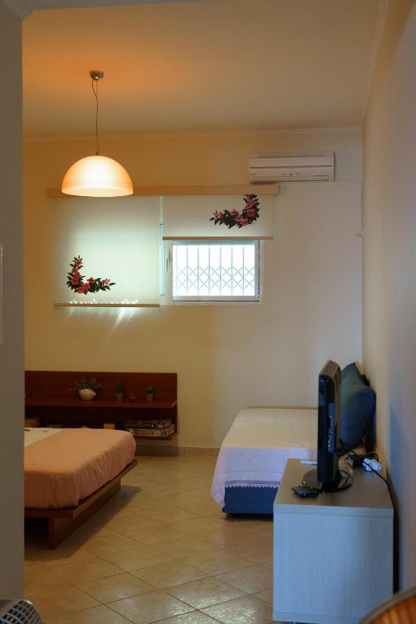 Loutsa By The Sea Apartment Exterior photo